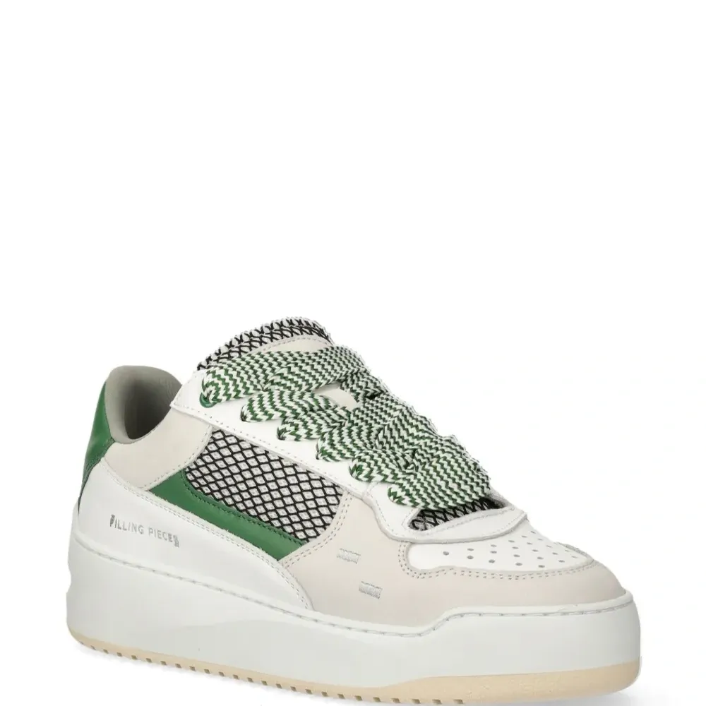 Кроссовки с перфорацией