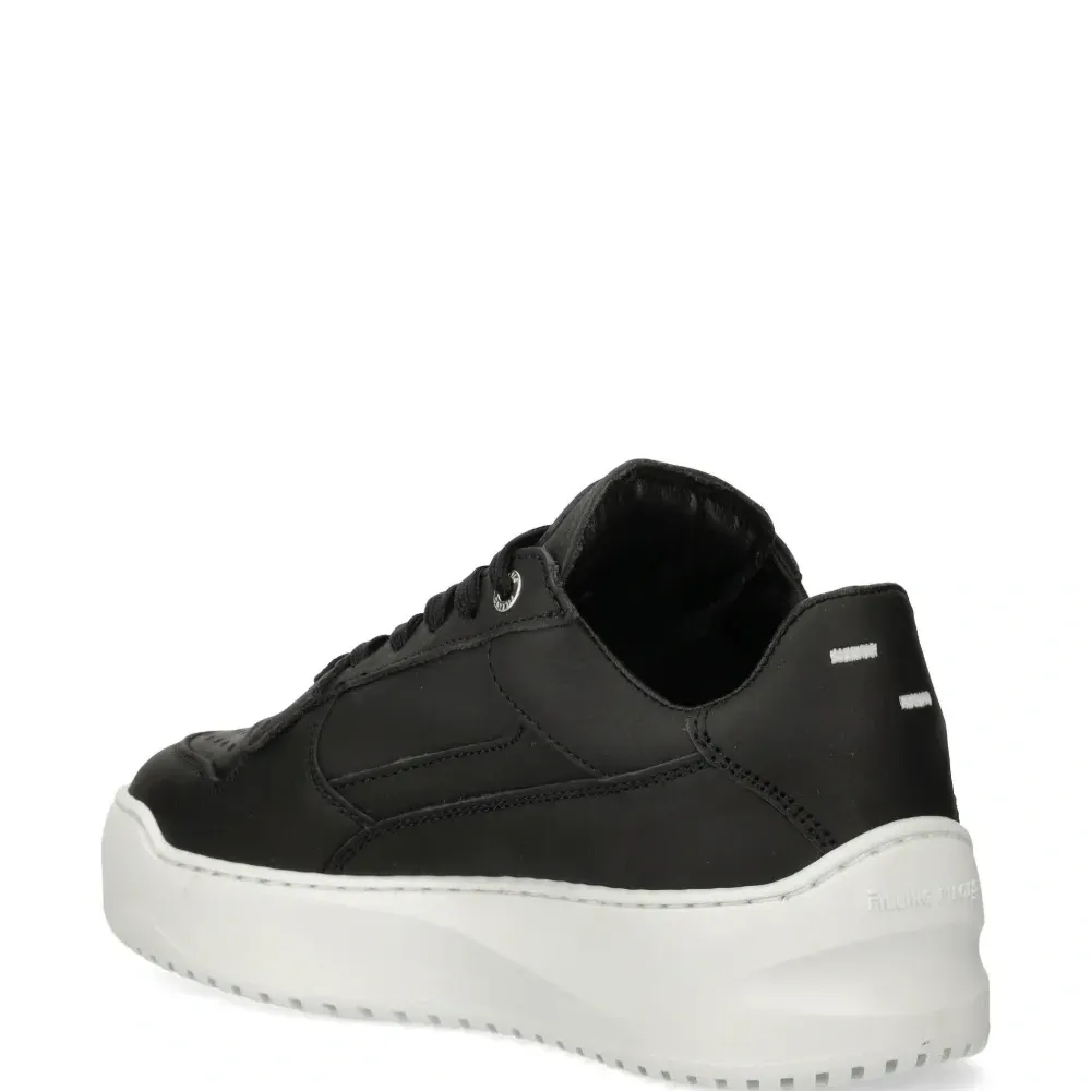 Кроссовки с перфорацией