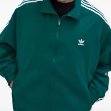 Куртка на молнии с полосками Куртка на молнии с полосками