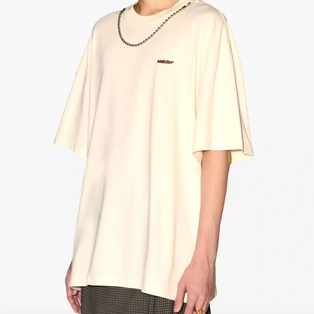 Футболка с цепочкой