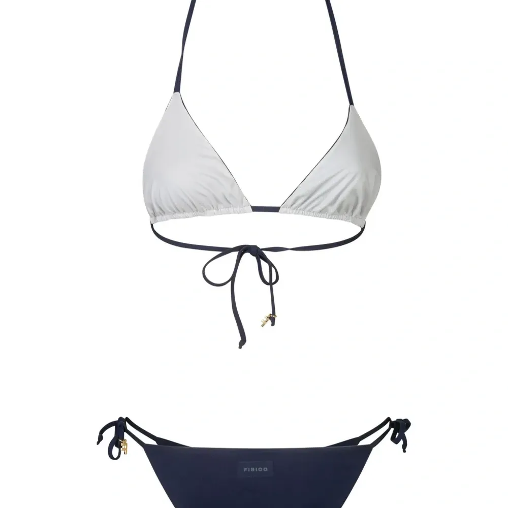 Двусторонний купальник бикини с треугольными чашками