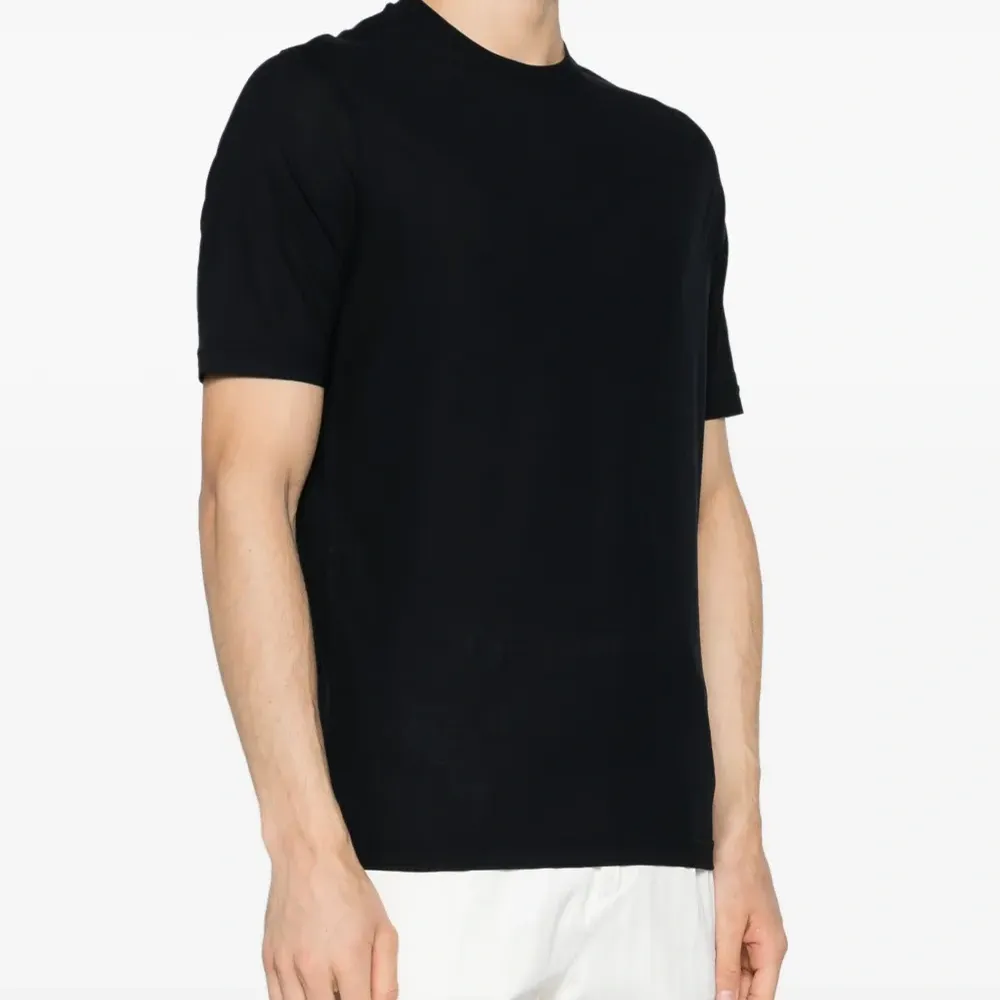 Футболка с круглым вырезом