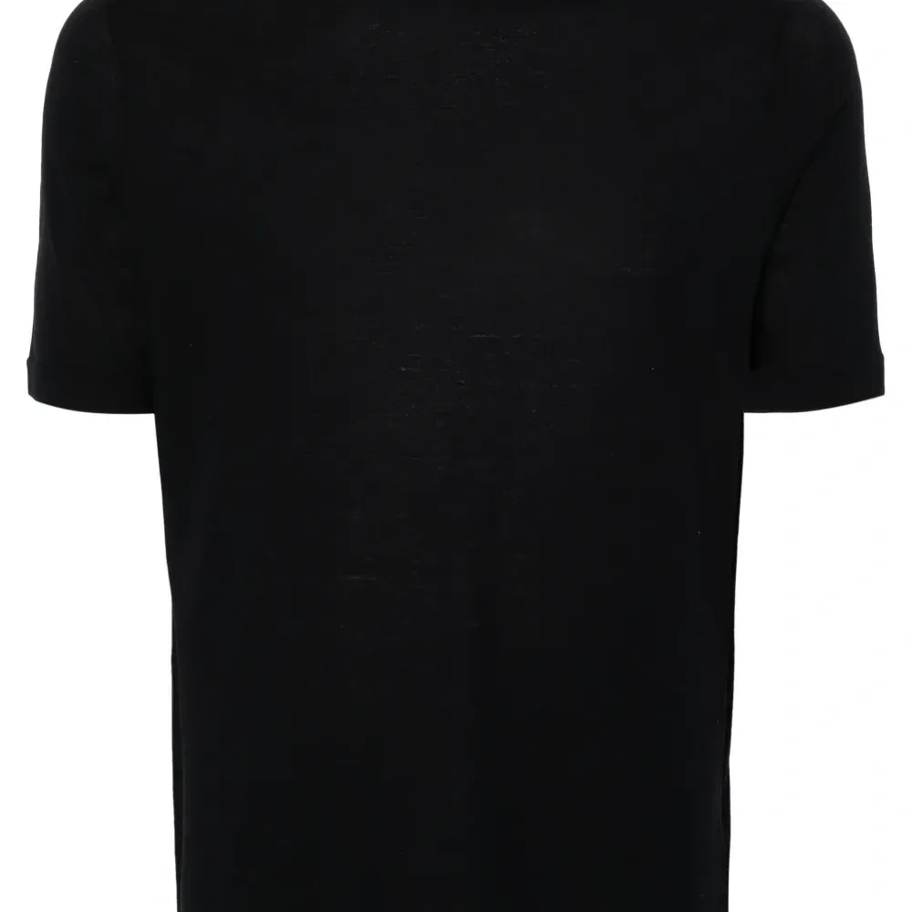 Футболка с круглым вырезом