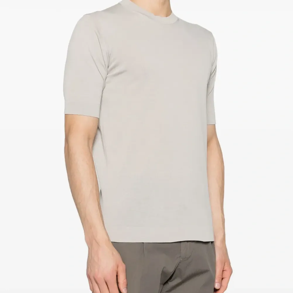 Футболка с круглым вырезом Футболка с круглым вырезом