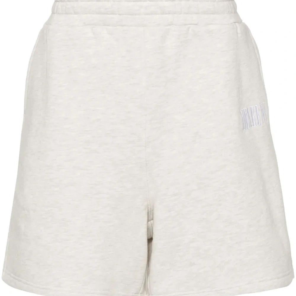 Спортивные шорты с вышитым логотипом