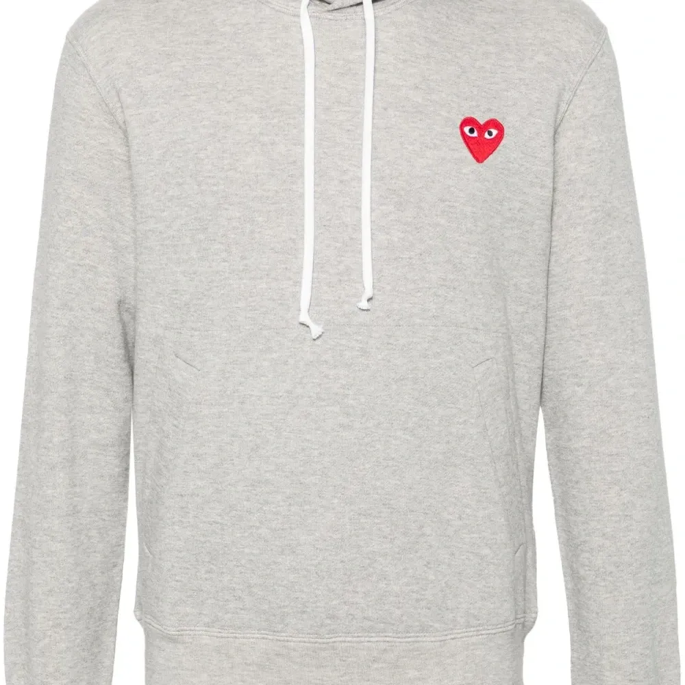 Худи с нашивкой