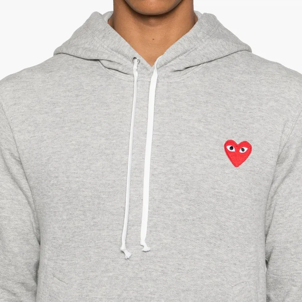 Худи с нашивкой