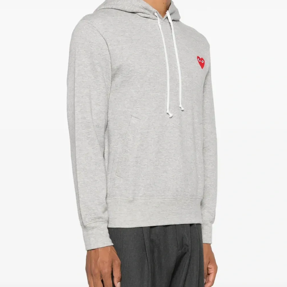 Худи с нашивкой