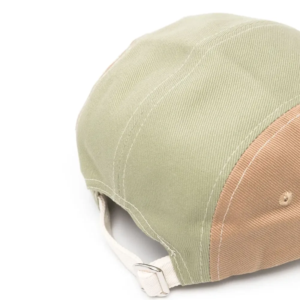 Кепка с логотипом