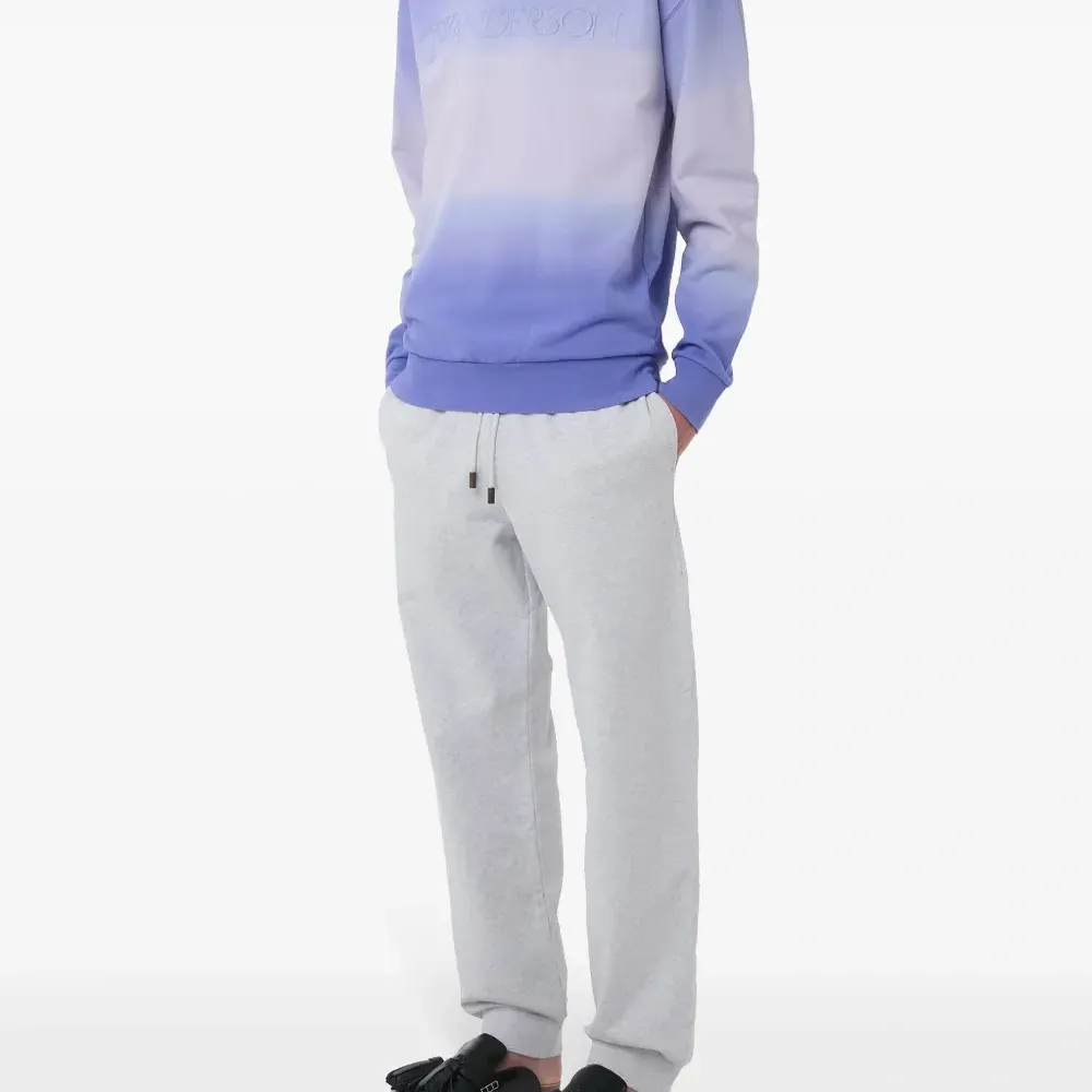 Толстовка с градиентом и вышитым логотипом