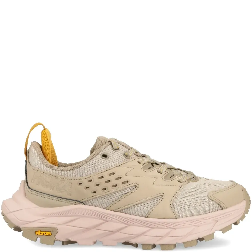 Кроссовки на шнуровке