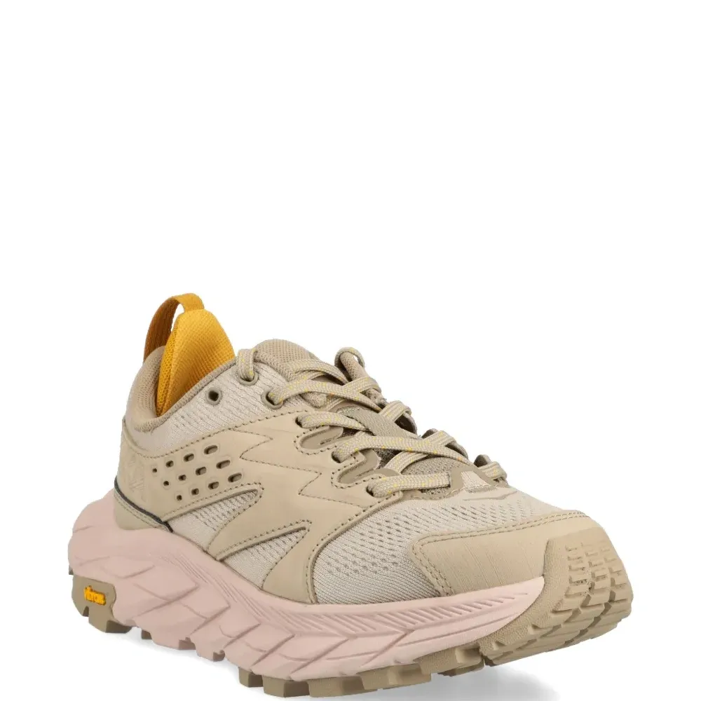 Кроссовки на шнуровке