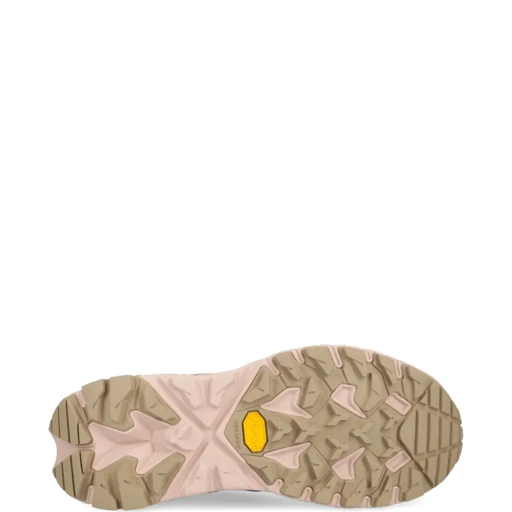 Кроссовки на шнуровке