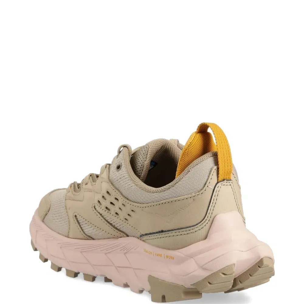 Кроссовки на шнуровке