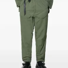 Зауженные брюки на завязках