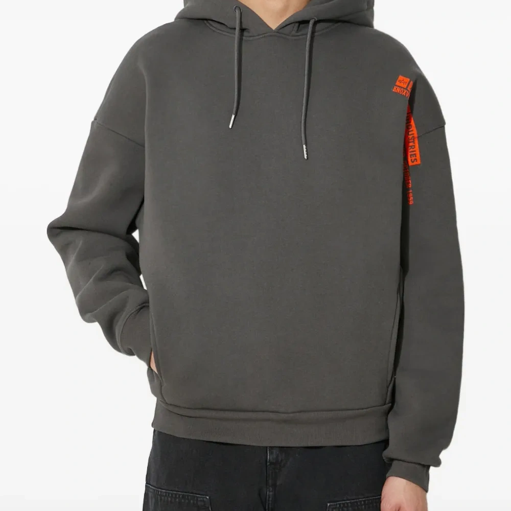 Худи с логотипом на рукаве