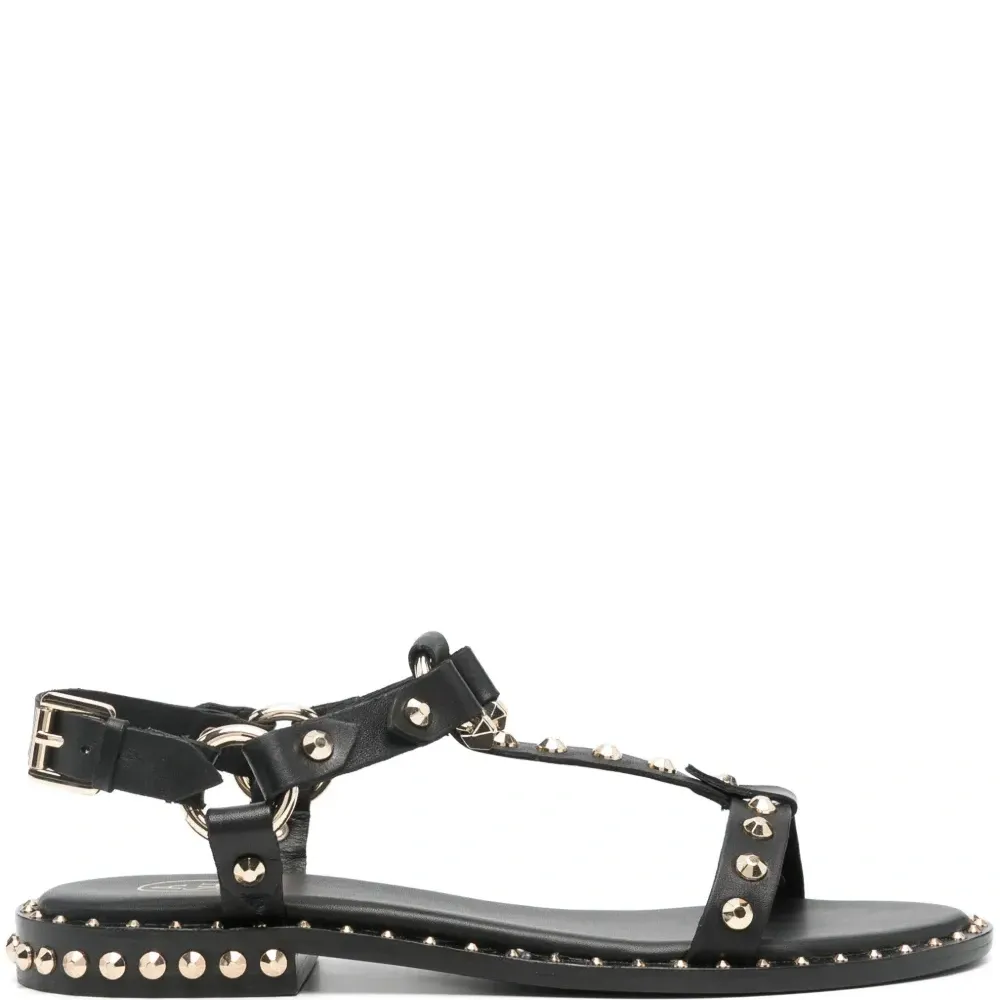 Сандалии с заклепками