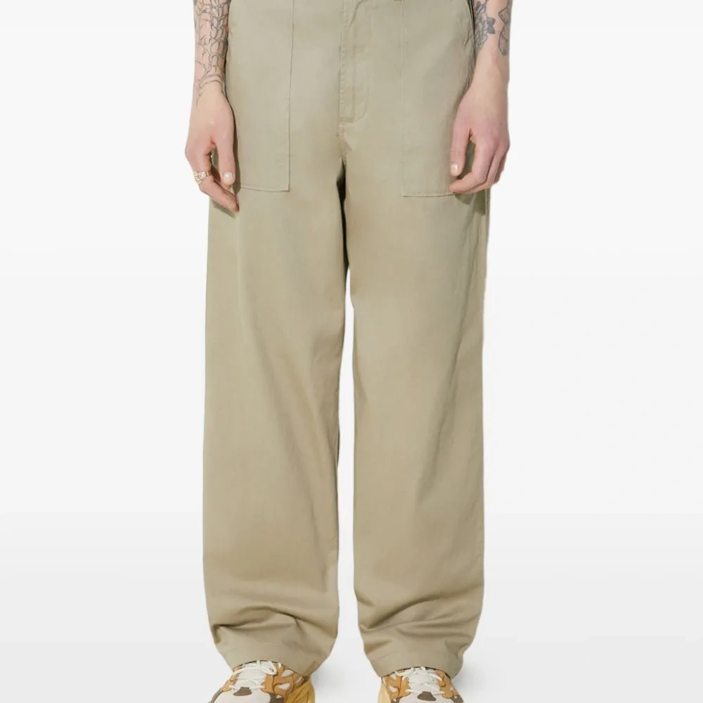 Брюки с накладными карманами