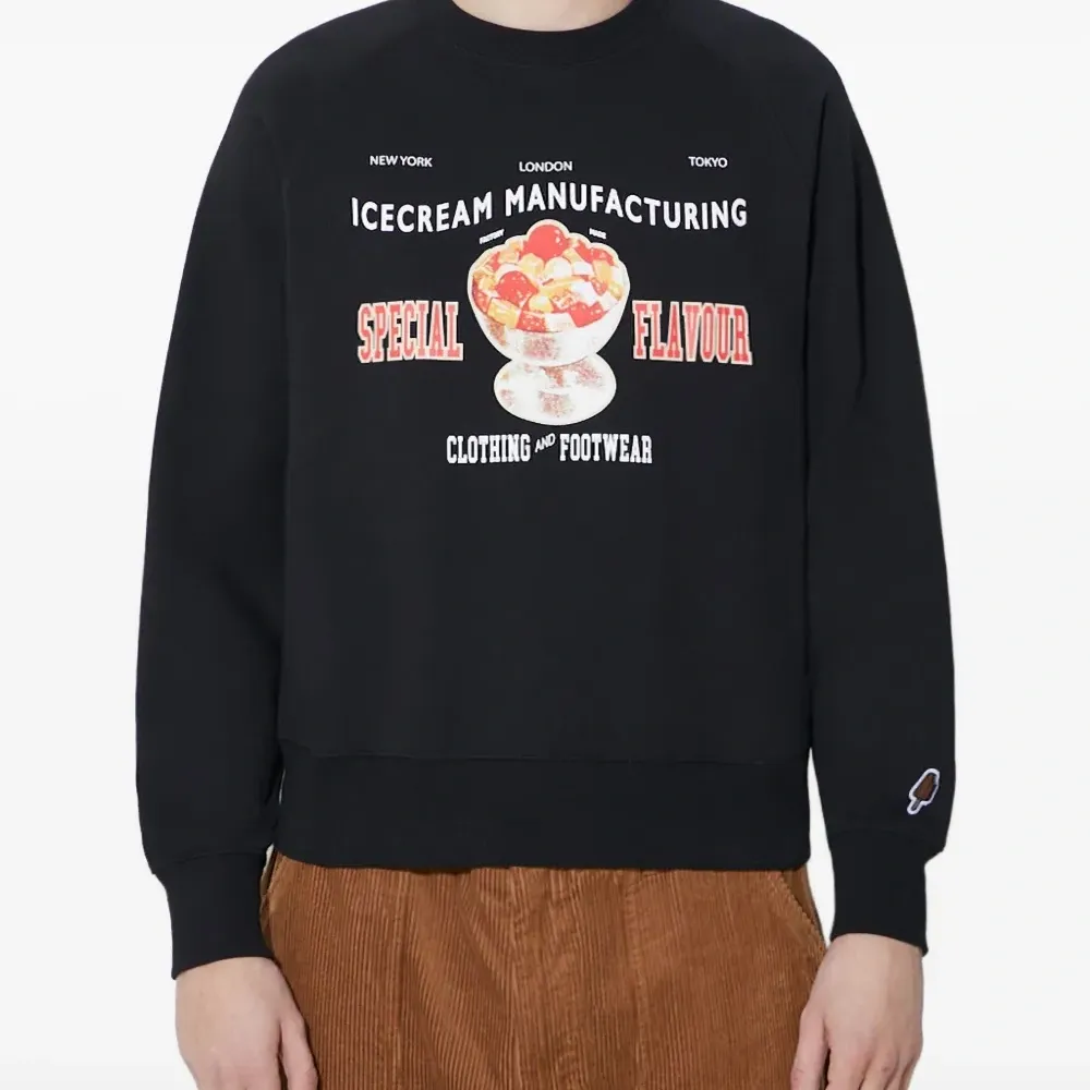 Свитшот с графическим принтом