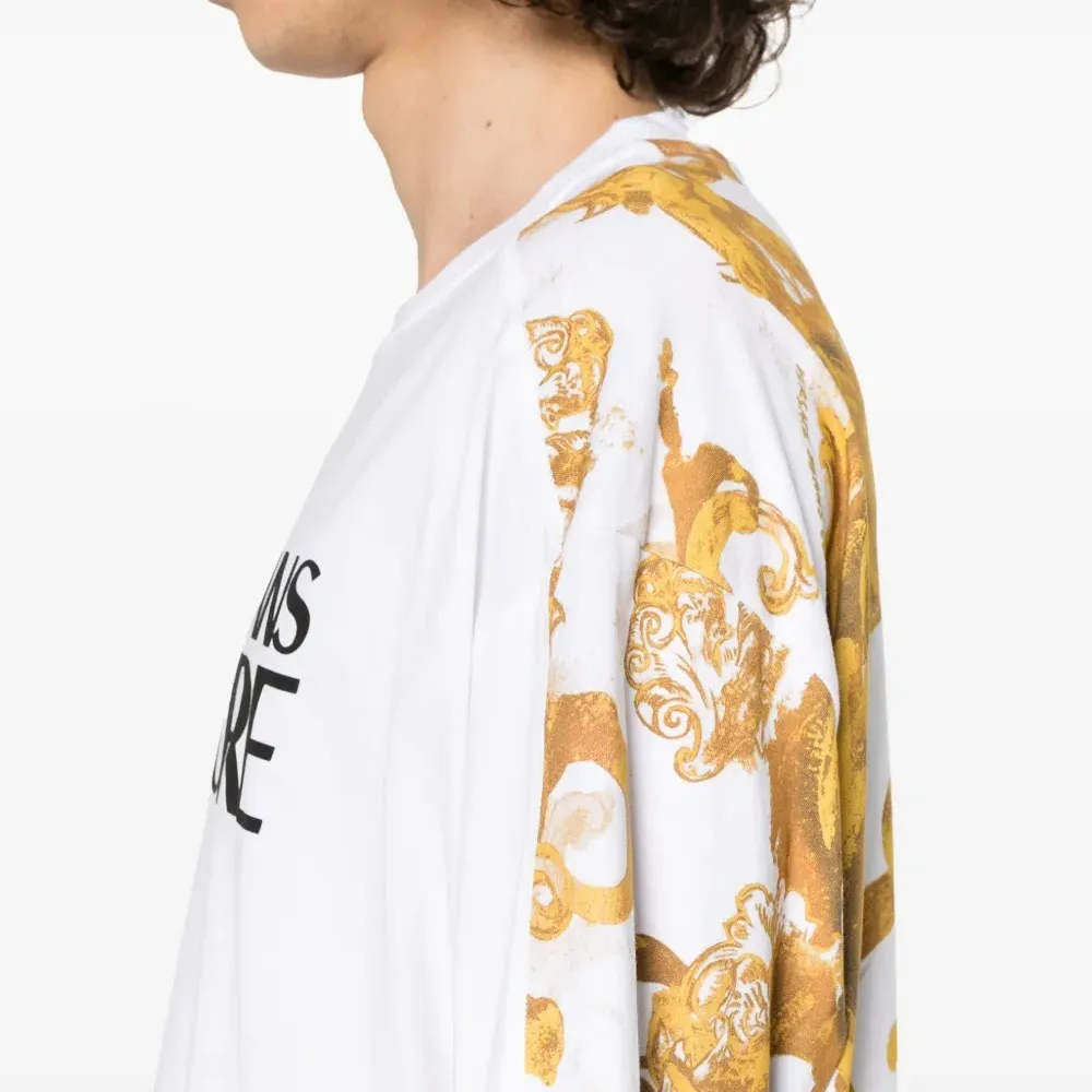 Футболка с логотипом