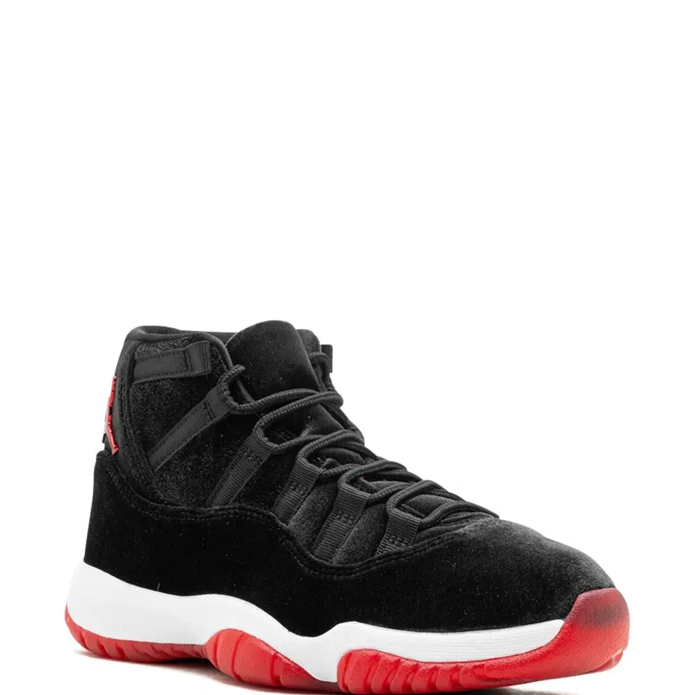 Кроссовки Air Jordan 11 Bred Velvet