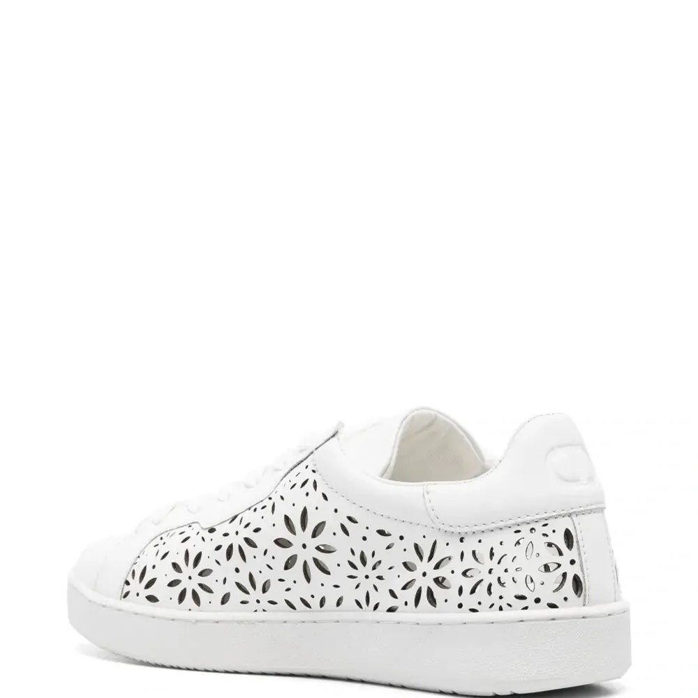 Кеды с вырезами