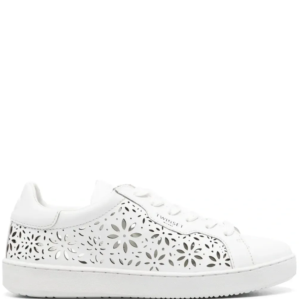 Кеды с вырезами