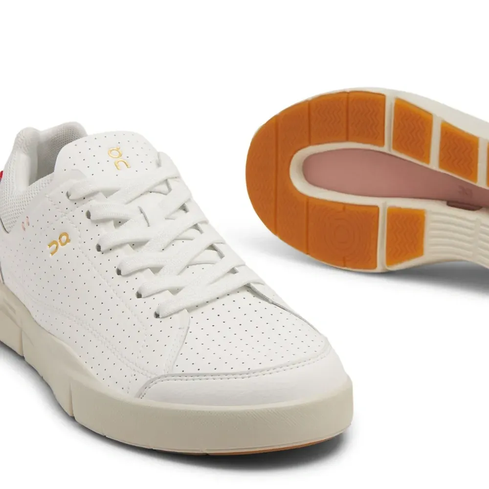 Кроссовки с логотипом