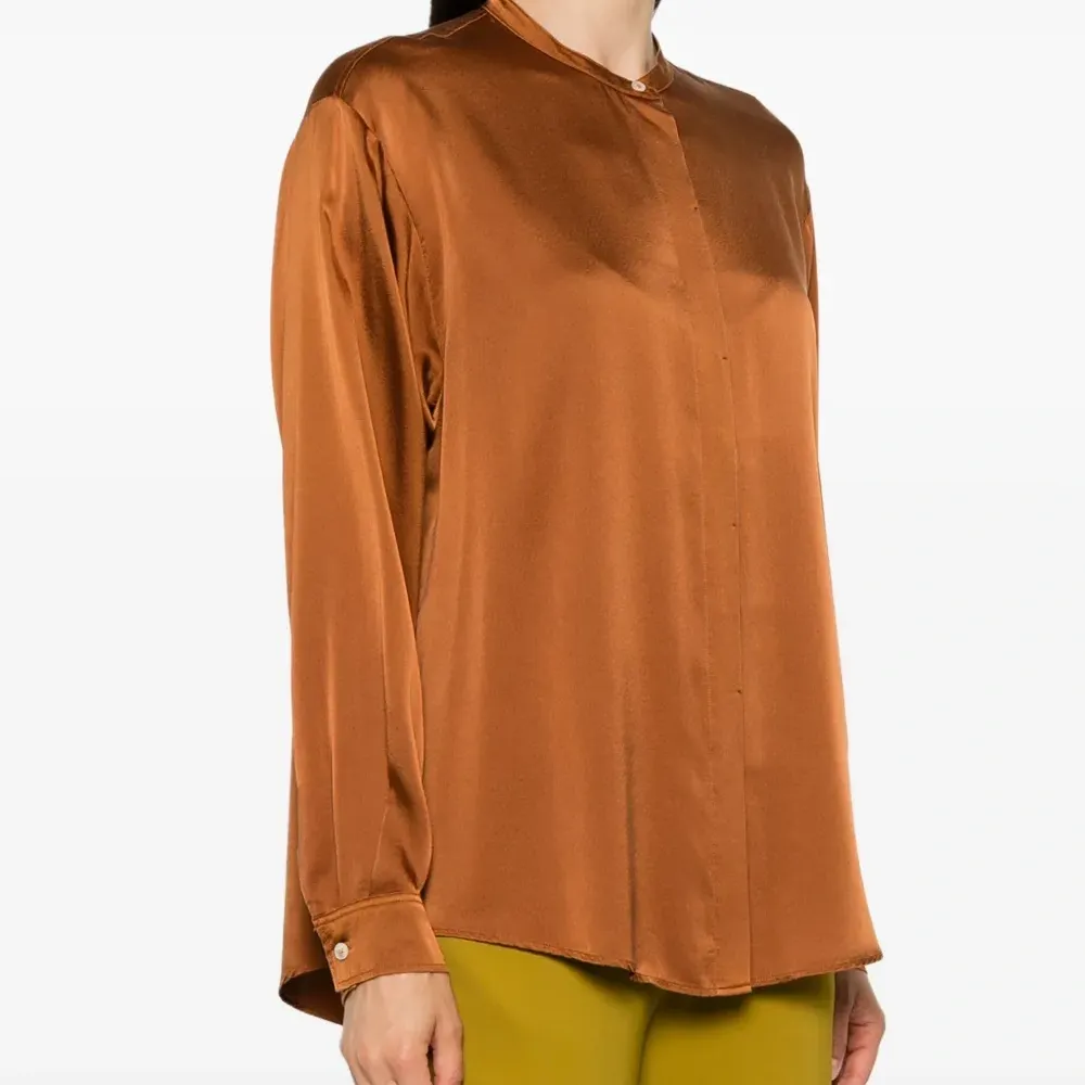 Атласная рубашка с воротником-стойкой Атласная рубашка с воротником-стойкой