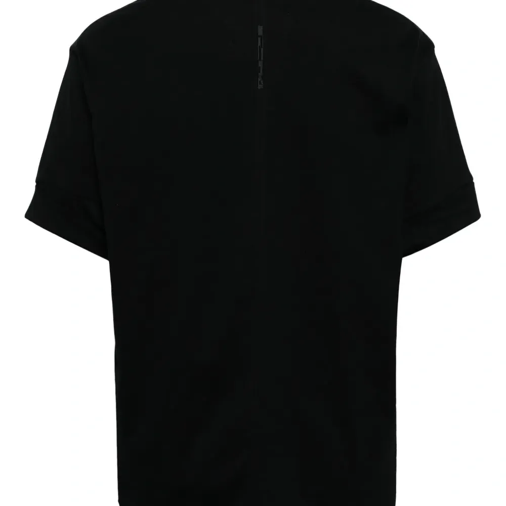 Футболка с круглым вырезом