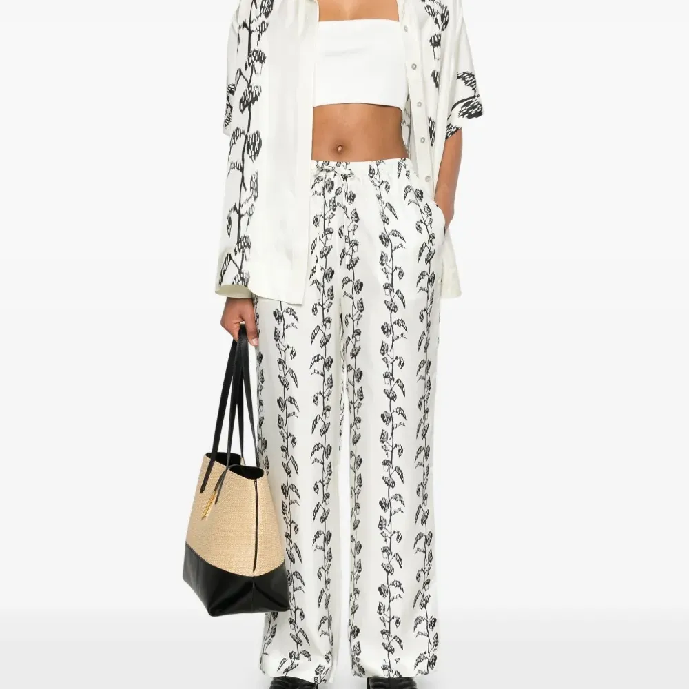 Прямые брюки Aurelia средней посадки Прямые брюки Aurelia средней посадки