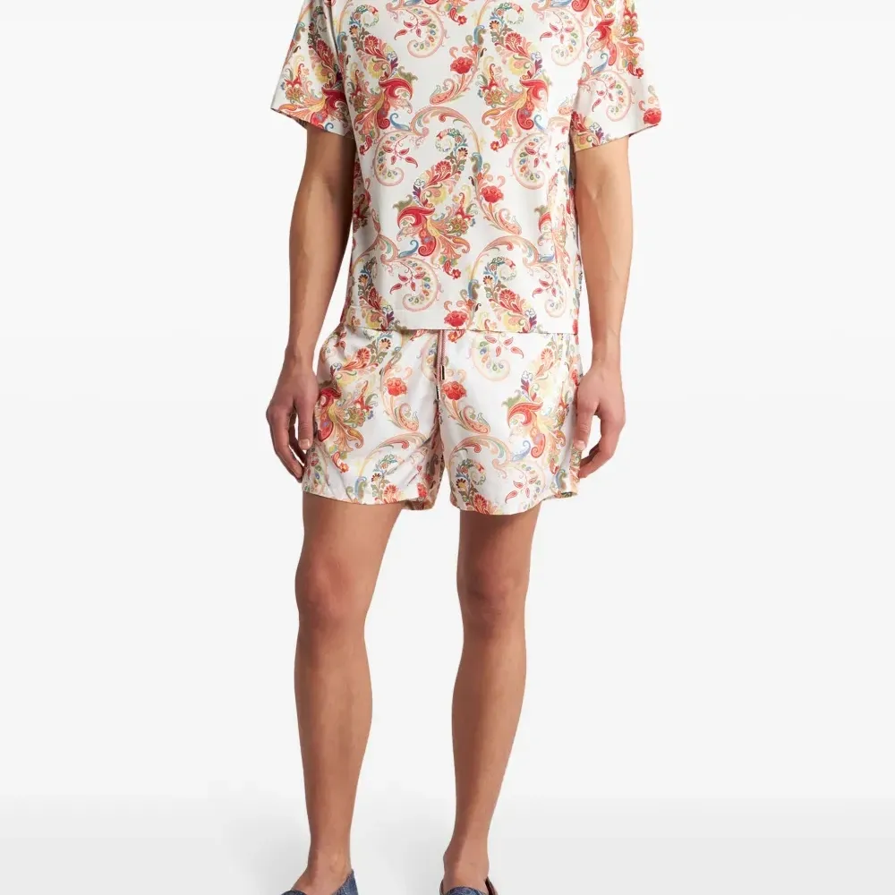 Футболка с принтом пейсли Футболка с принтом пейсли