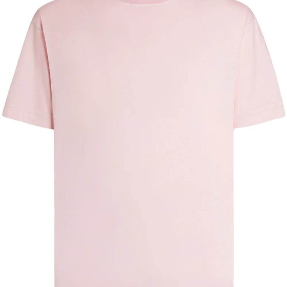 Футболка с вышитым логотипом