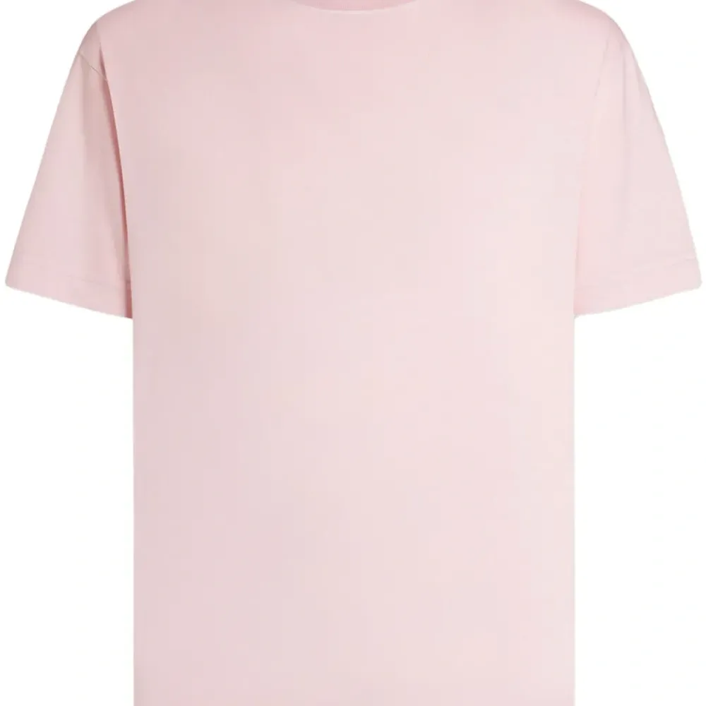 Футболка с вышитым логотипом