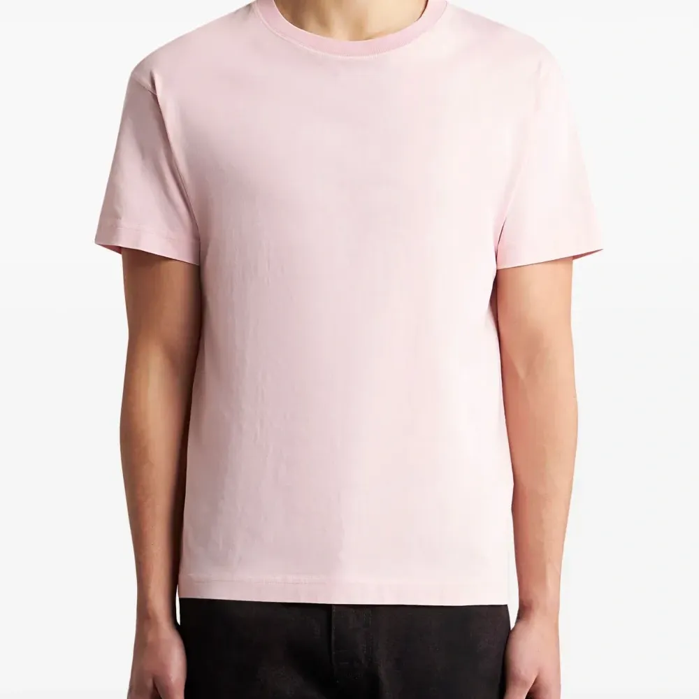 Футболка с вышитым логотипом