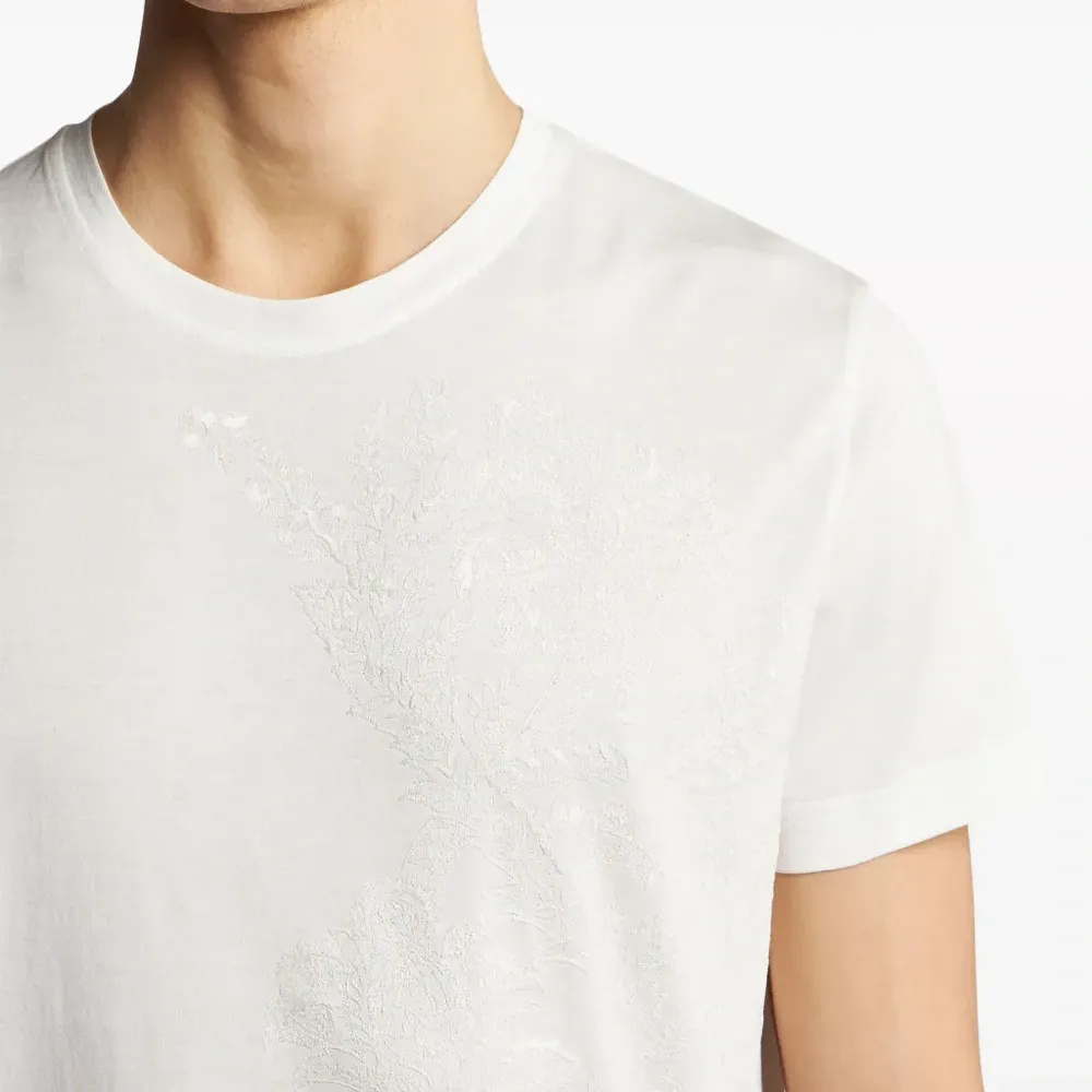 Футболка с вышивкой Футболка с вышивкой