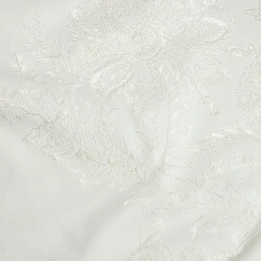 Футболка с вышивкой Футболка с вышивкой