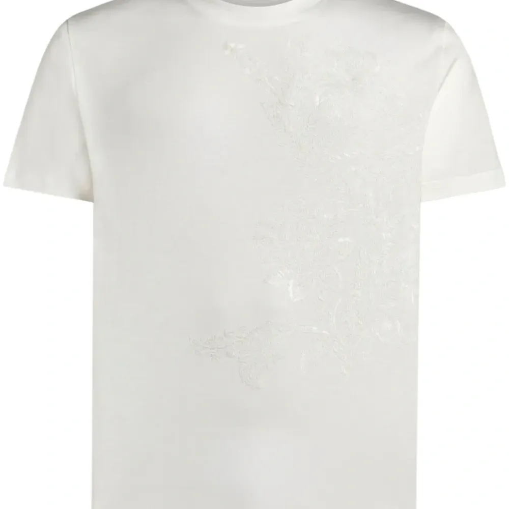 Футболка с вышивкой Футболка с вышивкой