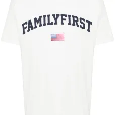 футболка с логотипом