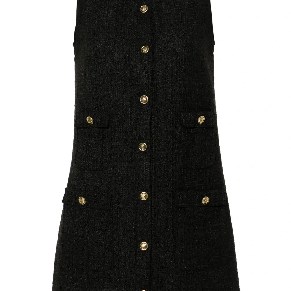 Платье с пуговицами