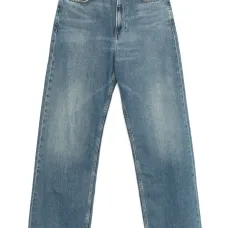 Прямые джинсы