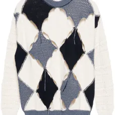 Джемпер с вырезом