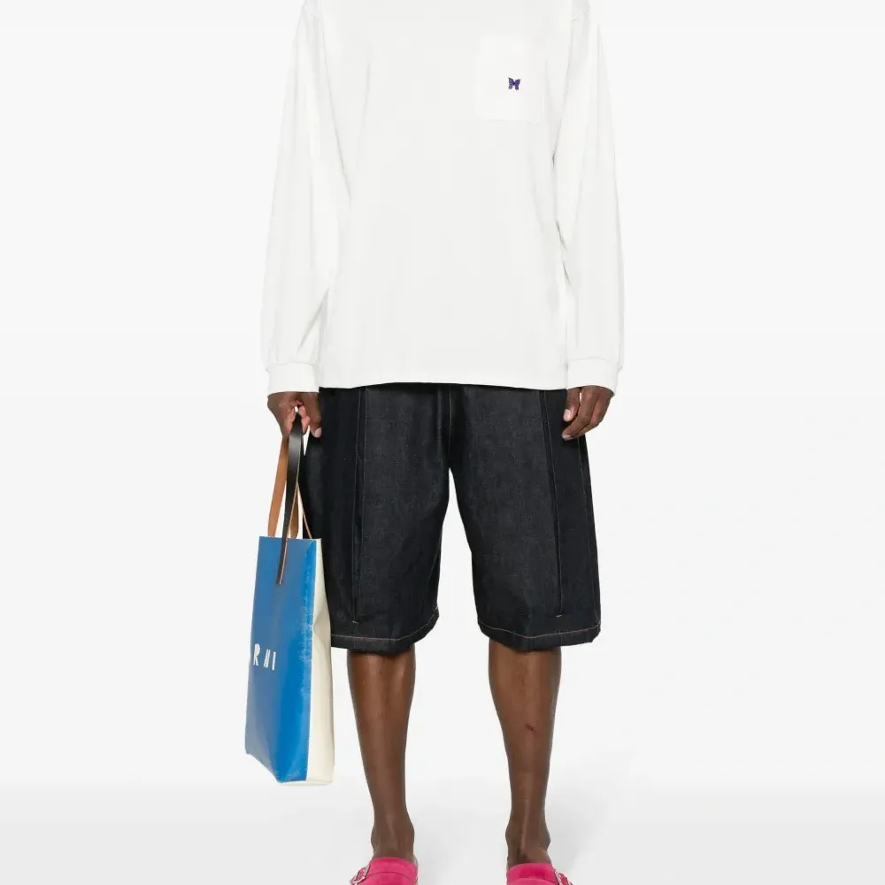 Футболка с вышивкой