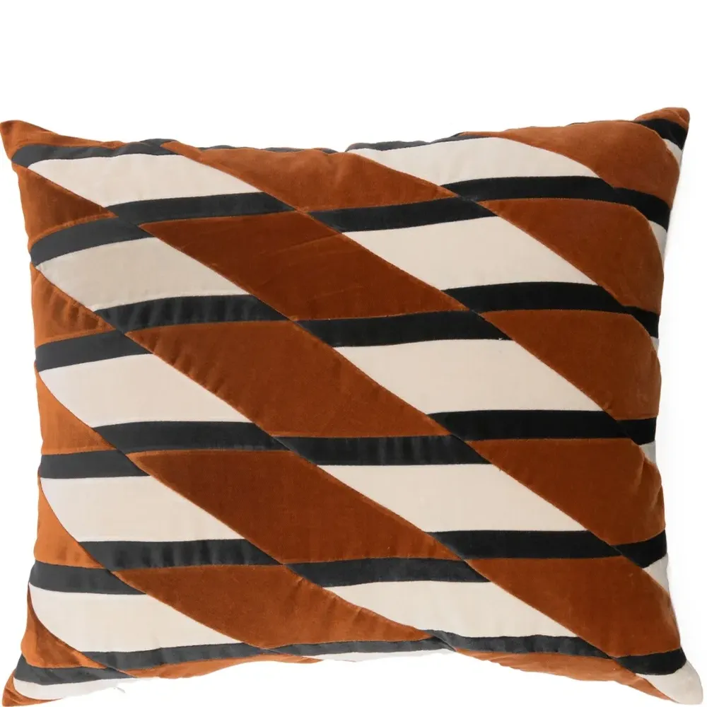 Подушка Layla с геометричным принтом (50 x 60 см)