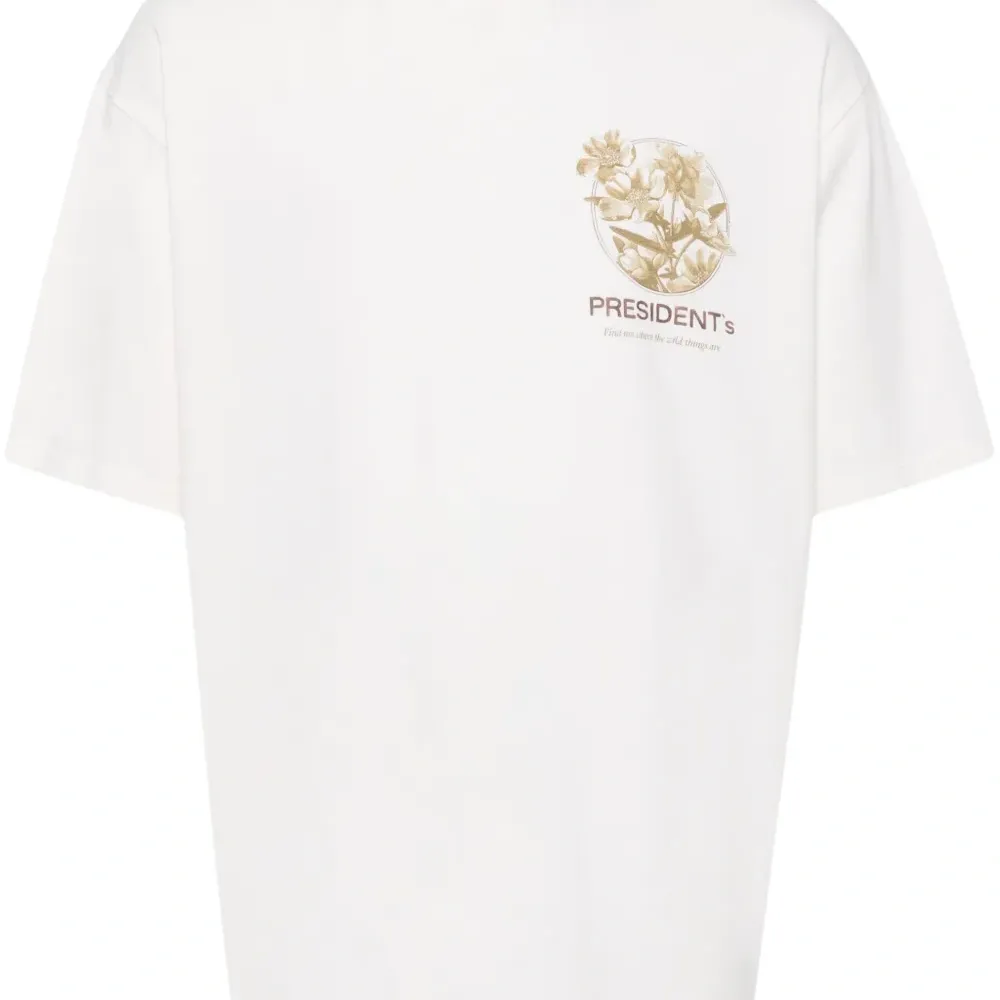 Футболка с цветочным принтом