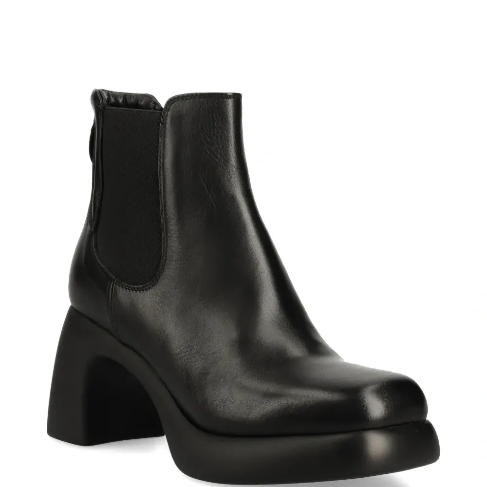 Кожаные ботинки