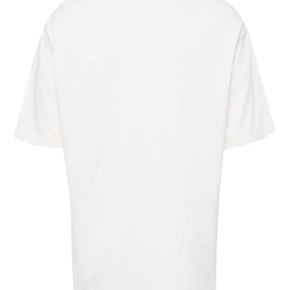 Футболка с вышитым логотипом