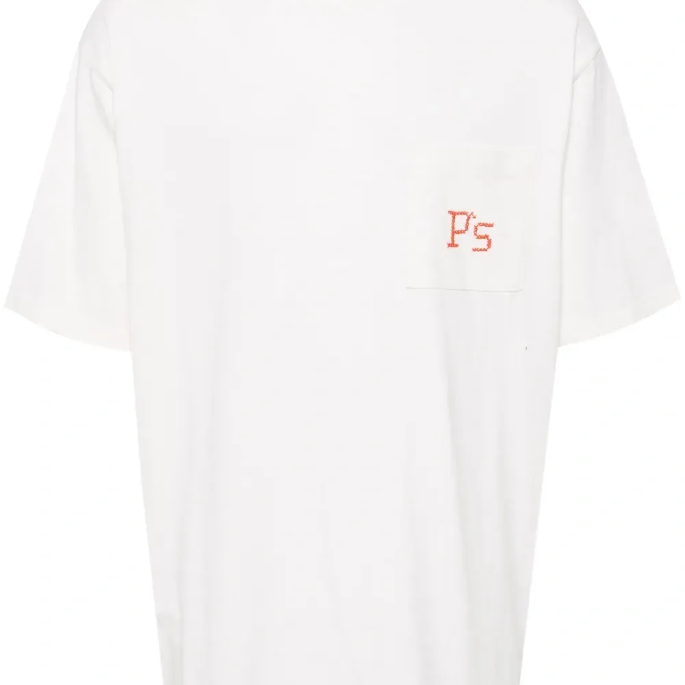 Футболка с вышитым логотипом