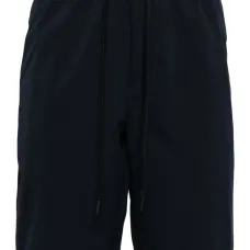 спортивные шорты