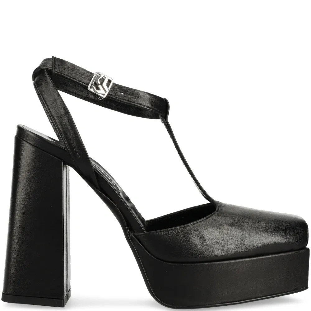 Туфли с ремешком на пятке